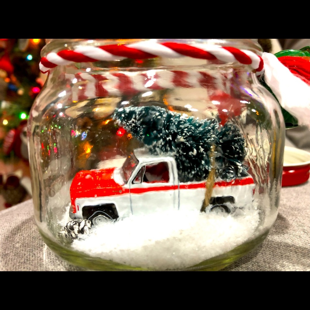 Car in a Jar Waterless Snow Globe